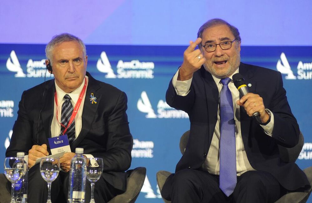 Amcham 2023Jorge Arguello embajador Argentino en EEUU junto a Marc Stanley Foto Federico Lopez Claro