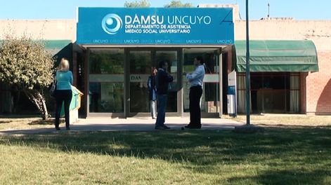 Trabajadores de la Universidad Nacional de Cuyo reclaman por los servicios que presta la obra social.