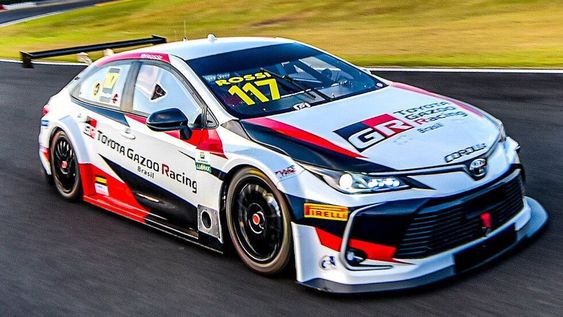 Barrichello probó el auto de Rossi