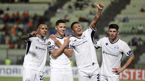 Independiente Rivadavia tuvo en el paraguayo Alex Arce a un goleador implacable: anotó tres.&nbsp;