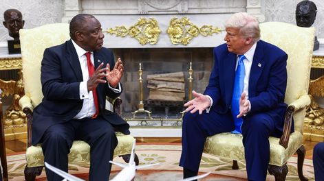 El presidente estadounidense Donald Trump se reunió con el presidente sudafricano Cyril Ramaphosa en la Oficina Oval de la Casa Blanca en Washington, D.C., EE. UU., el 21 de mayo de 2025.&nbsp;