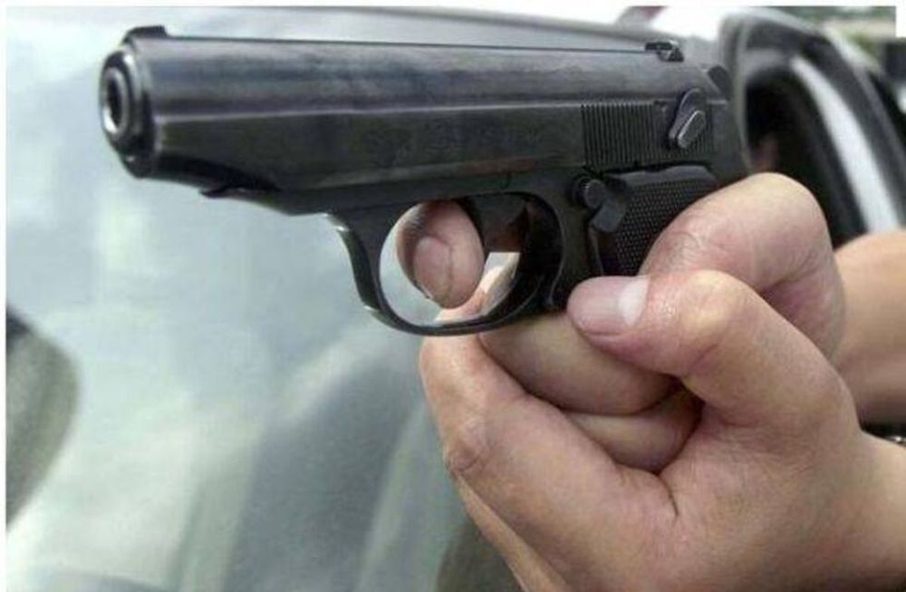 Una adolescente le quitó el arma a un ladrón que la qusio asaltar en el centro de Rivadavia