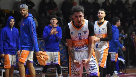 Stefano Arancibia, el hombre récord de Rivadavia Básquet con 11 triples en un partido. Igualó a Tuco Martín y Mitch Marlmestein. / Gentileza: Jorge Ruiz.