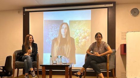 Charla en Bombai, India.