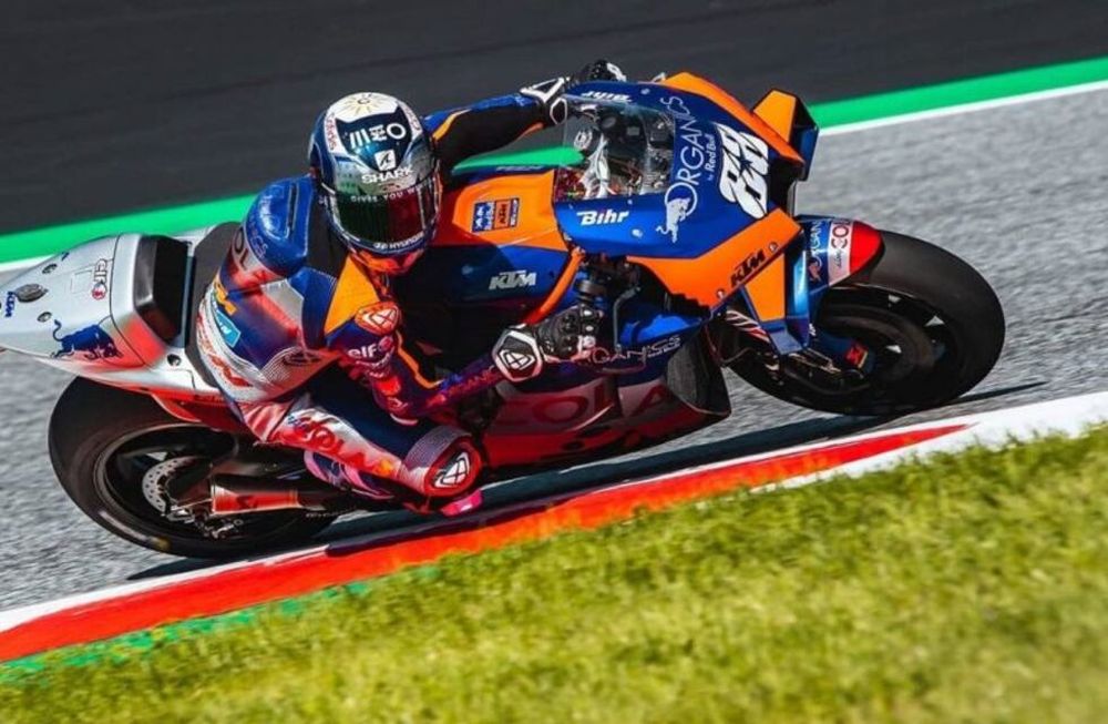 MotoGP: la última del año fue para Oliveira