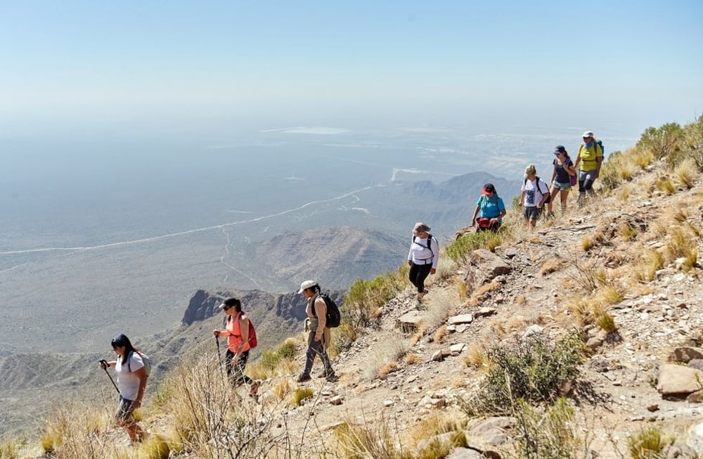 Caminata al cerro Gateado en El Challao, una propuesta de senderismo.