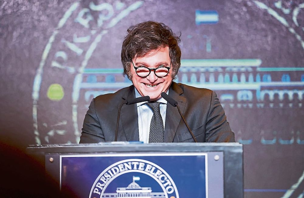 Presidente electo. Javier Milei leyó un discurso que evitó los exabruptos y convocó a quienes quieran sumarse a su partido. Anticipó que no habrá gradualismo alguno. (Reuters)