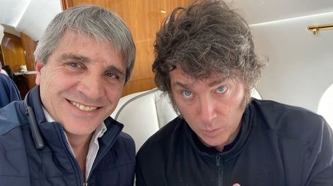 El Ministro de Economía, Luis Caputo, junto al presidente Javier Milei.