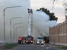 se incendio una cristaleria en maipu y genero alarma