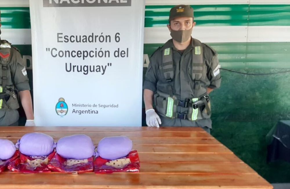 Los panes navideños decomisados.  / Gentileza Gendarmería Nacional.