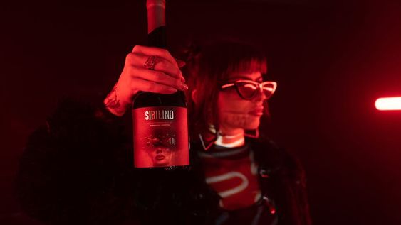 Cada vez más bodegas se animan a salir del molde y crear productos disruptivos para captar compradores sub-30, que habitualmente consumen otras bebidas