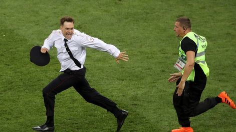 El activista que interrumpió la final del Mundial, habría sido envenenado