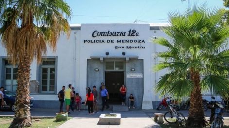 Los Andes | Comisaria de San Martin donde se encuentra detenida la docente de 23 años