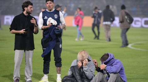 Incidentes en las afueras de la cancha de Gimnasia afectaron al público que estaba dentro de estadio viendo el partido con Boca, que fue suspendido. / Gentileza.
