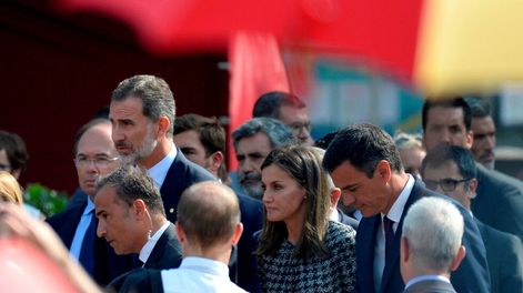 La incómoda situación de los reyes Felipe y Letizia en los homenajes de Barcelona