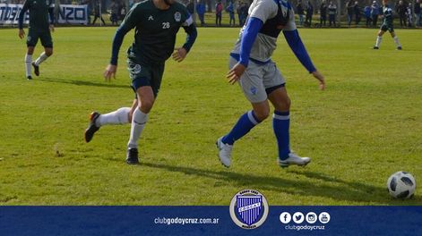 Pese a la derrota, el Tomba mostró su identidad de juego