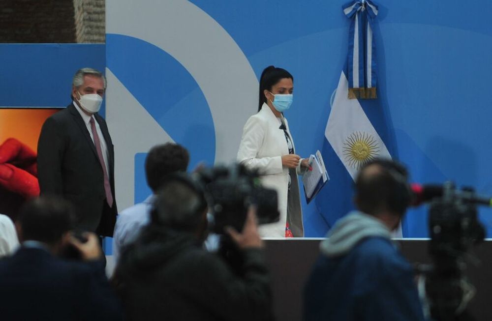 Luana Volnovich volvió a quedar en la mira por presuntas designaciones irregulares en el PAMI (Archivo Clarín)