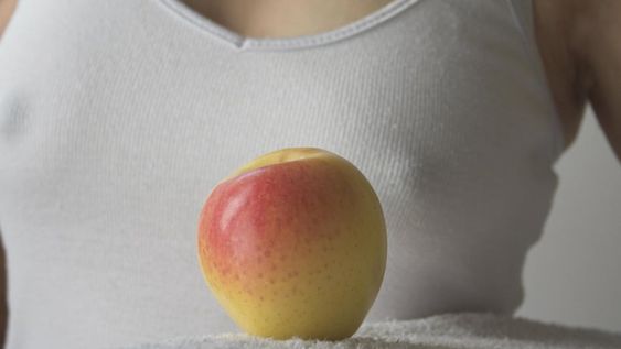 Pezones femeninos: claves de una fuente de placer que la mayoría de los hombres desconoce