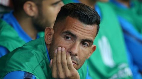 El futbolista volvió a Buenos Aires para despedir a quién consideraba como su papá.