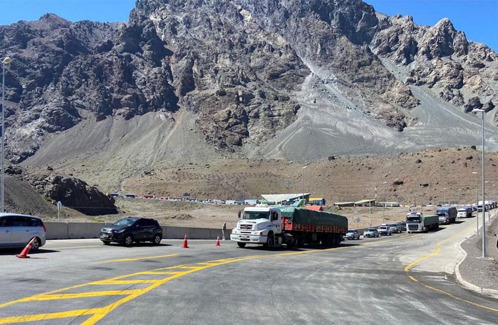 Cruce a Chile.