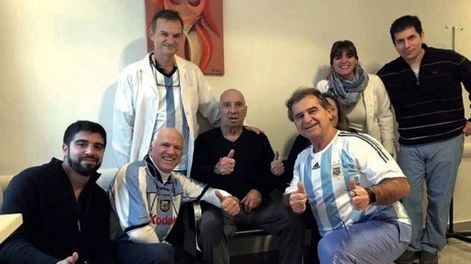 Bilardo fue internado otra vez y su estado de salud es delicado