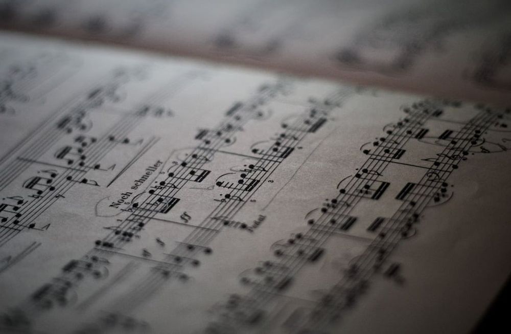 Las letras de las canciones han mostrado una disminución en la riqueza del vocabulario, la legibilidad y la complejidad sintáctica a lo largo del tiempo