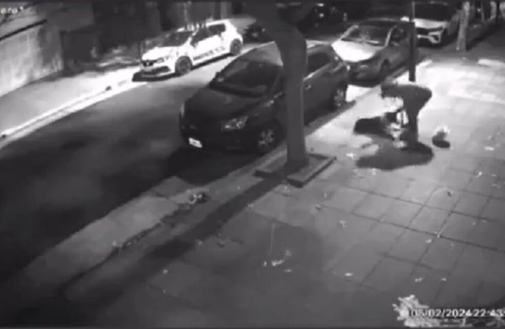 La agresión quedó registrada en un video que circula en las redes sociales - Captura de video