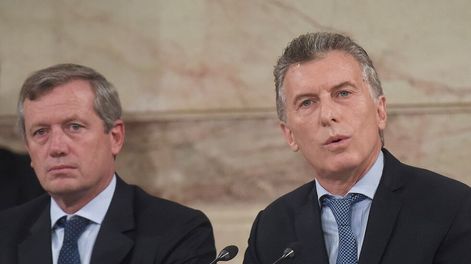 Desviaciones  de la política - Por Julio Bárbaro