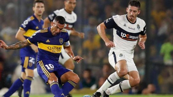 Carlos Tévez anunció que seguira en Boca y también dejó en claro que no le gustaron las voces de Bermúdez y Cascini. El Apache exige respeto. / LOS ANDES.