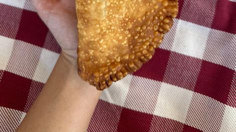 Francos abre un nuevo local: dónde comer las empanadas más grandes de Mendoza