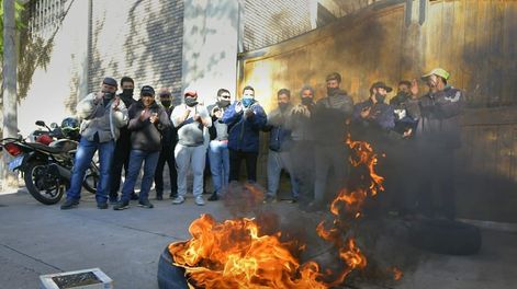 Marzo de  2021: Protestas de empleados de bodegas y viña, para reclamar aumentos salariales. Bodegas Fecovita y López/ Foto: Orlando Pelichotti/ Los Andes (Ilustrativa)