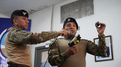 La Policía de Mendoza capacita a 41 preventores de la Capital en uso de pistolas Taser.