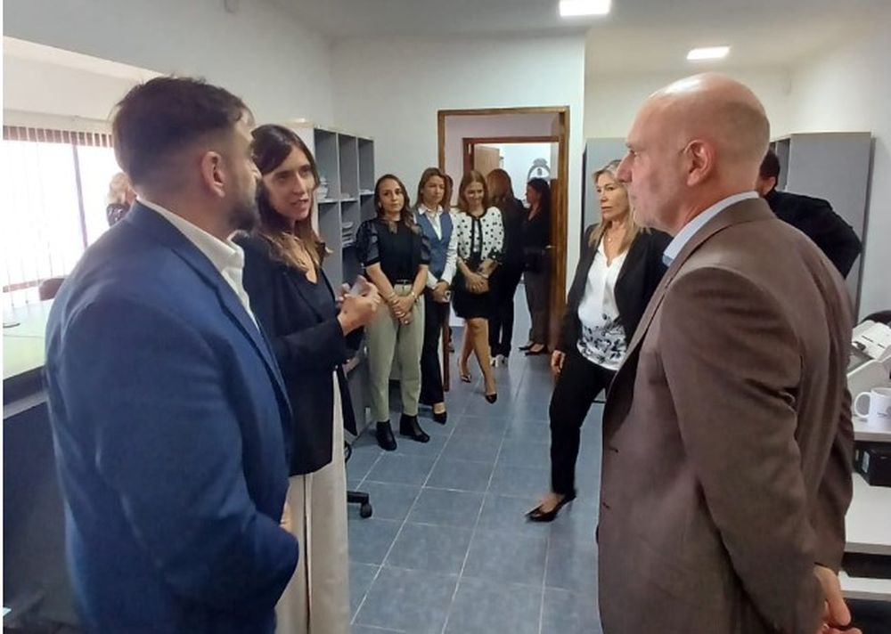 El intendente de La Paz, Fernando Ubieta, junto al presidente de la Corte provincial, Dalmiro Garay, en la inauguración del nuevo juzgado. Prensa Poder Judicial.