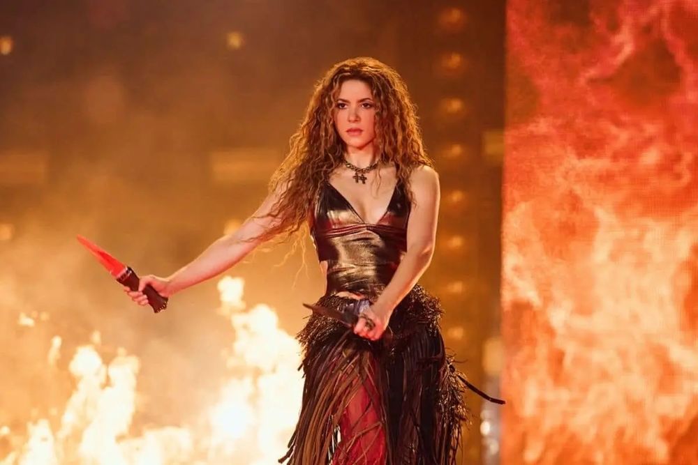 Shakira en vivo: Las mujeres ya no lloran World Tour Shakira en vivo: Las mujeres ya no lloran World Tour
