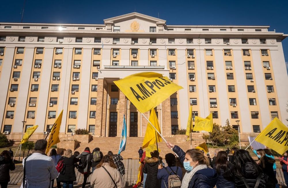 Trabajadores de la salud protestarán por las calles de Mendoza y Casa de Gobierno reclamando aumento salarial.Foto: Ignacio Blanco / Los Andes