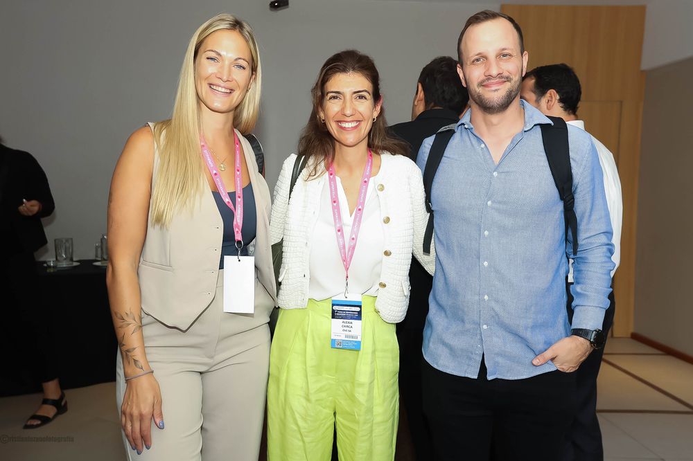 Daniela Cantautas, Alexia Chirca y Sebastián Simionato. 