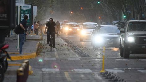 Anticipan fuertes ráfagas de viento en Mendoza antes del ingreso de lluvias y tormentas. Foto: José Gutiérrez / Los Andes