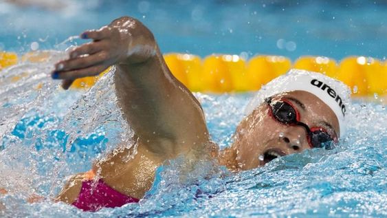 Delfina Pignatiello y Delfina Dini, en la final de los 400 metros libres en natación