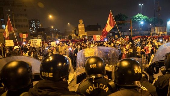 Perú pide que se postergue el partido con Argentina por los conflictos sociopolíticos que dejó muertos, heridos y desaparecidos en enfrentamientos con la policía.