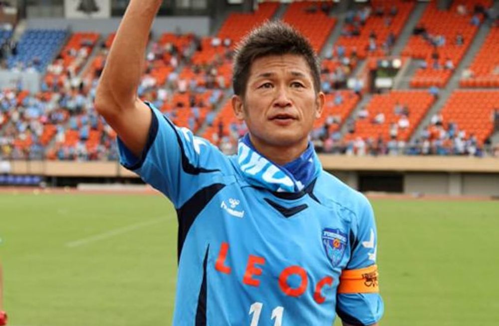 A los 48 años, un futbolista japonés amplió su récord como goleador