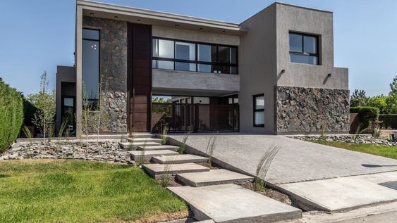 ⁣Descubrí una vivienda conectada con la intimidad y el disfrute familiar