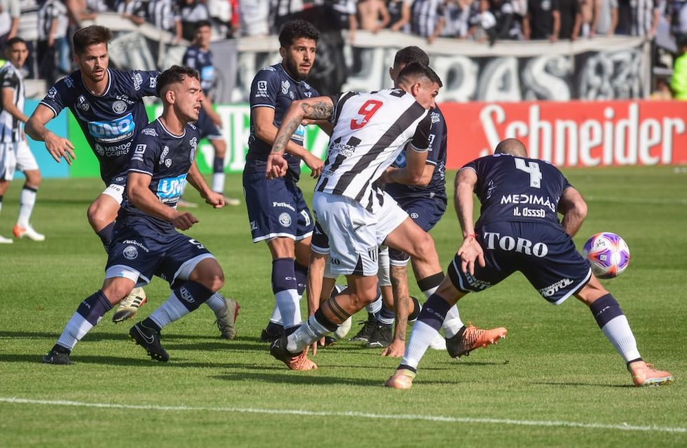 Independiente y Gimnasia, dos que están con la ilusión por las nubes. El Deportivo Maipú no se quiere quedar atrás. / Mariana Villa - Los Andes