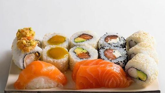 Una de las tablas combinadas que se pueden pedir mediante delivery. Las delicias del oriente a un llamado de distancia.