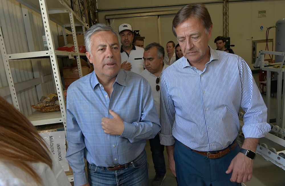 El gobernador Rodolfo Suárez y al ex gobernador Alfredo Cornejo, tienen una relación compleja con el peronismo.Foto: Orlando Pelichotti