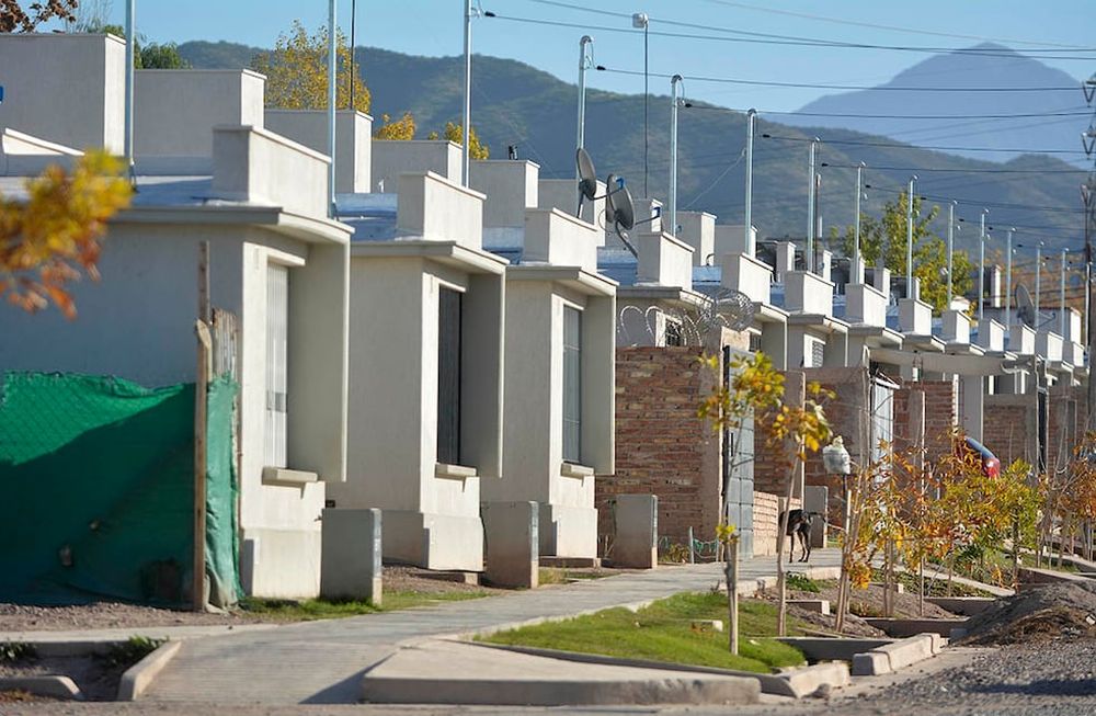 Hay varios intendentes que buscan incrementar la cantidad de viviendas en sus comunas buscando diferentes soluciones. Foto: Los Andes.
