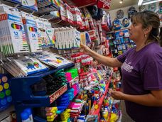 los padres ya buscan utiles escolares: lanzan promociones para incentivar la compra