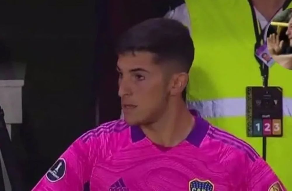 Familiares del joven arquero no pudieron contener las lágrimas al enterarse que iba a atajar el segundo tiempo ante Always Ready en la Copa Libertadores. / Gentileza