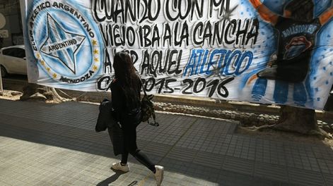 Los Andes | “Tenés que hacer lo que el corazón te diga”: el conmovedor adiós a Marciano Cantero, de Los Enanitos Verdes. Foto: gnacio Blanco / Los Andes.