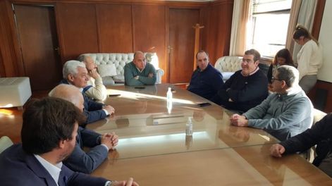 El ministro Enrique Vaquié y el director de Cooperativas, Daniel Di Martino, se reunieron con las principales cooperativas de Mendoza para escuchar inquietudes y trazar planes a futuro.