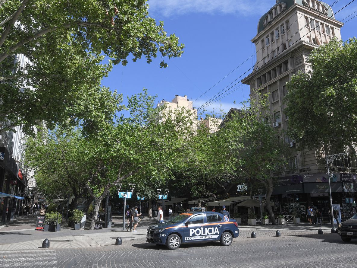 Milei hará una caminata en la peatonal Sarmiento.